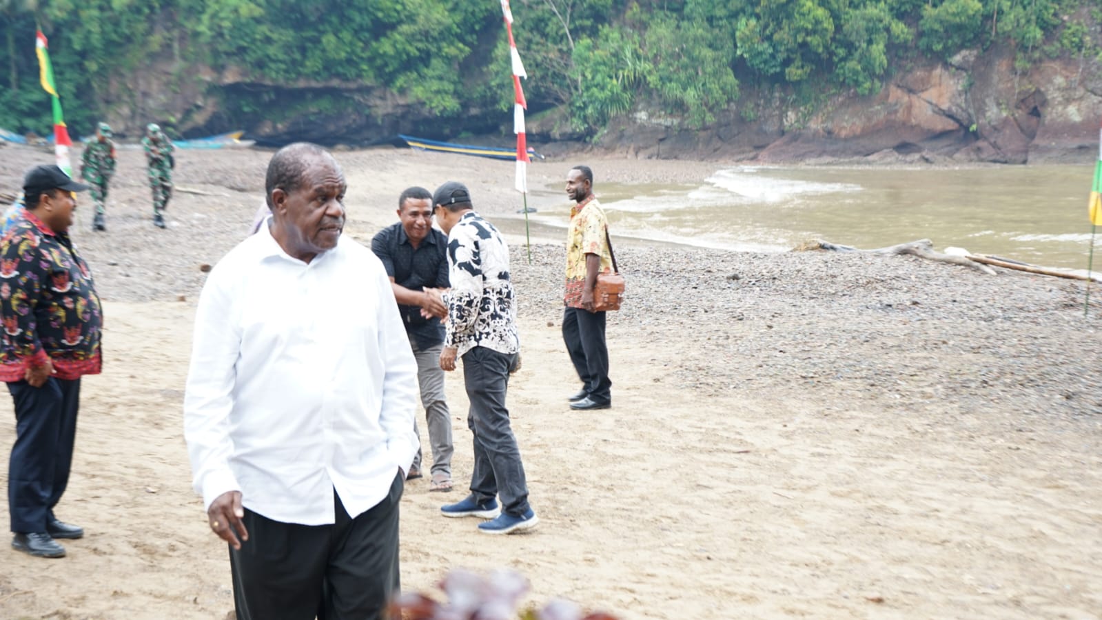 Bupati Sorong Ajak Masyarakat Moi Jaga Persatuan dan Kedamaian di Tanah Moi