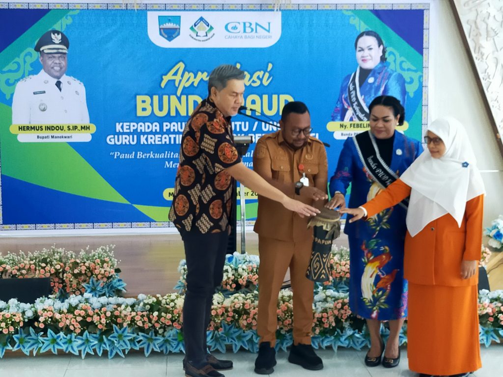 Mandenas Sebut Porsi MBG untuk SMP dan SMA di Papua Kurang