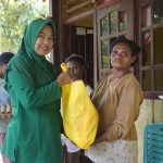 Jumat Berkah Penuh Makna, Persit Yonif TP 806/SI Berbagi Kasih